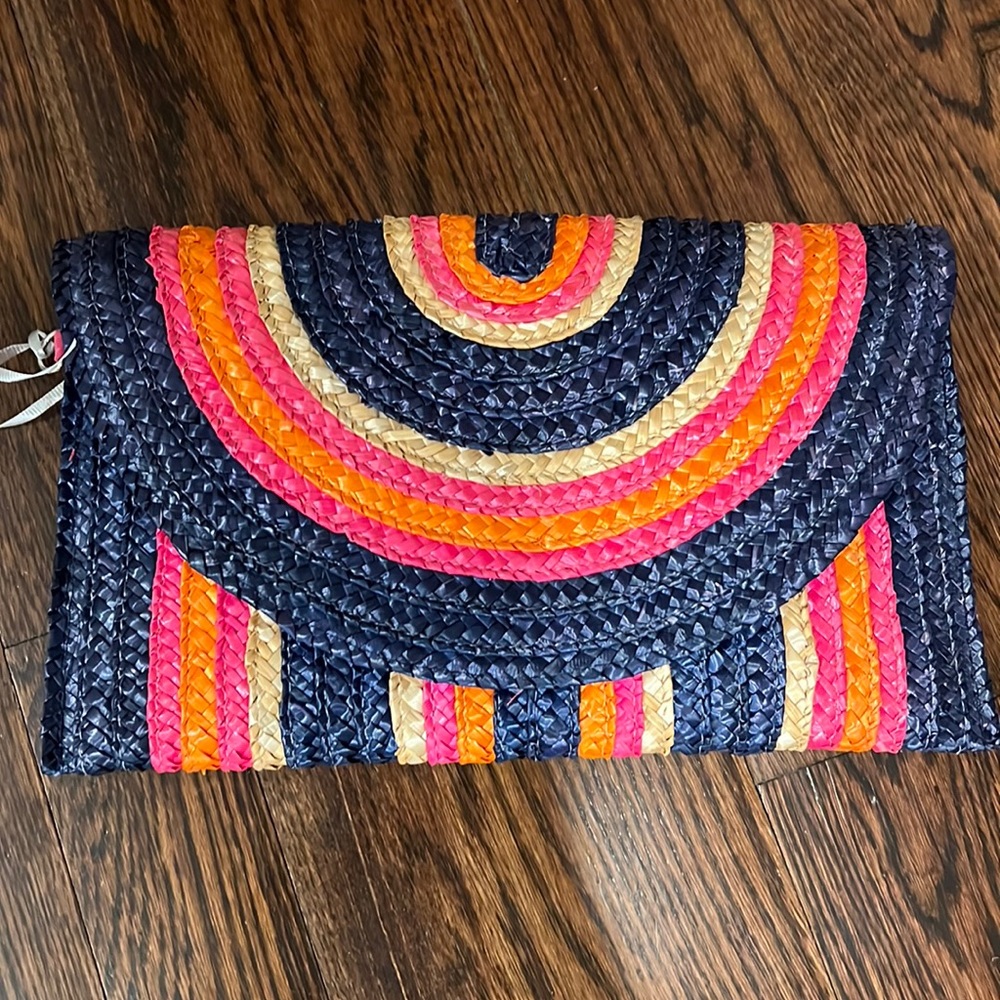 Straw clutch